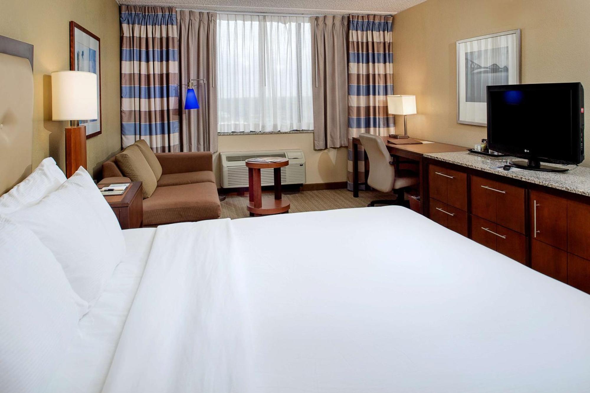 Doubletree By Hilton St. Louis At Westport Hotel Maryland Heights Bagian luar foto